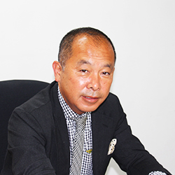 村里 隆徳